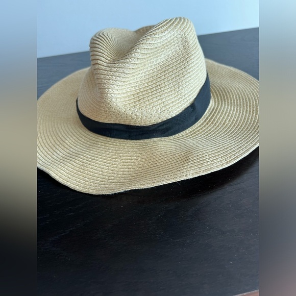 J.Crew Stylish Tan Fedora Hat with Black Band - Picture 2 of 9